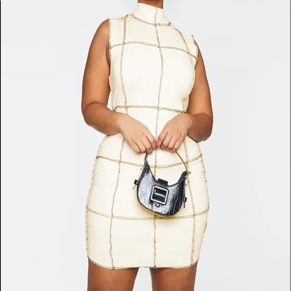 Pretty Little Things Bodycon dress. Size 14 measures 17.5” pit to pit. NWT